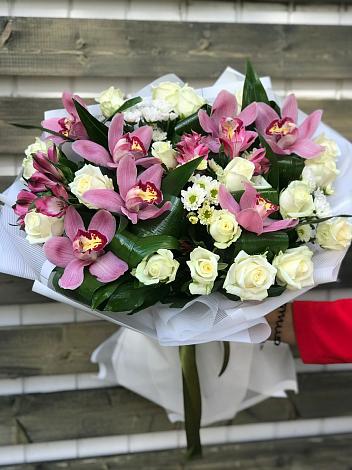 Букет цветов из: Розы и Хризантемы в Будогощь
