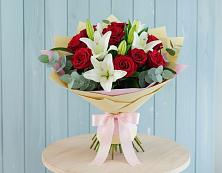 Букет цветов из:  Лилии и Розы в Будогощь