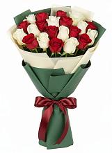Букет Микс из красных и белых роз в Будогощь