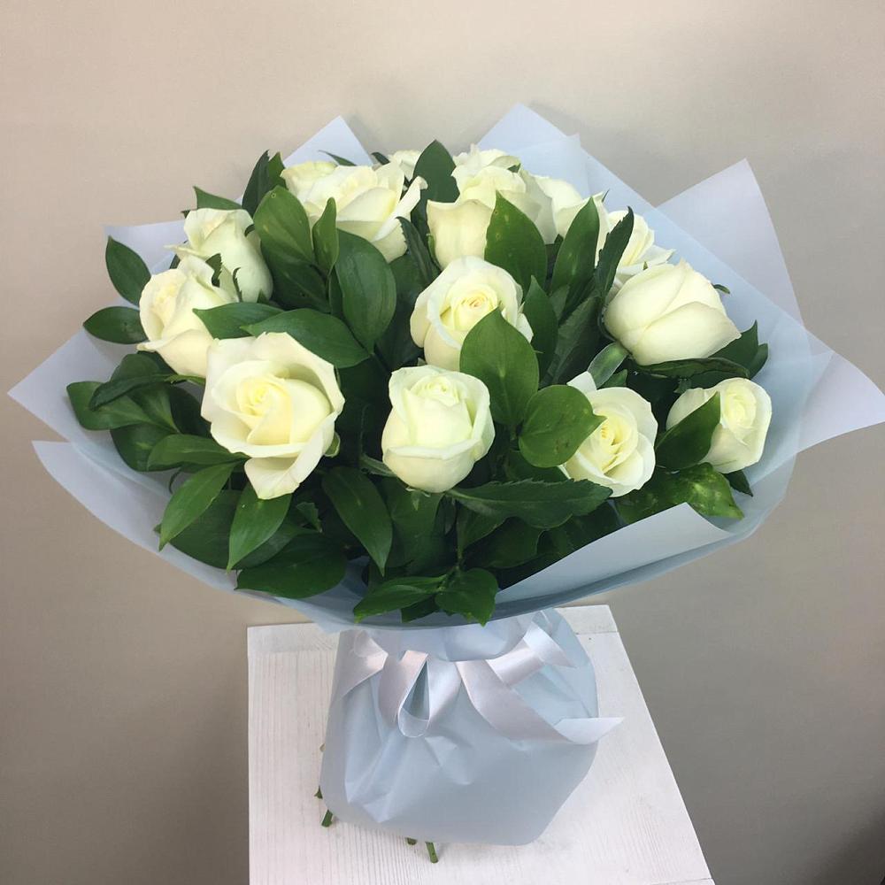 Букет 15 Белых роз Проуд в Будогощь