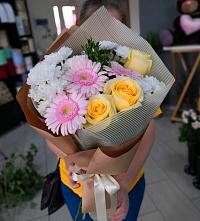 Букет цветов из:  Герберы, Розы и Хризантемы в Будогощь