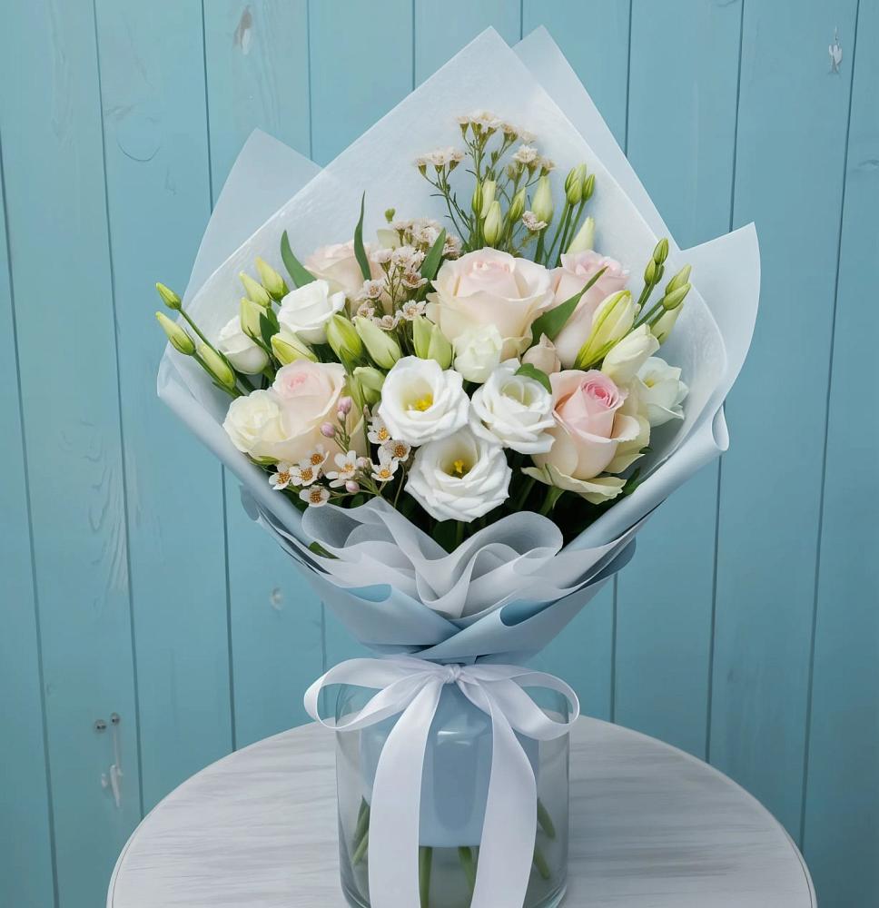 Букет цветов из: Розы и Лизиантусы в Будогощь