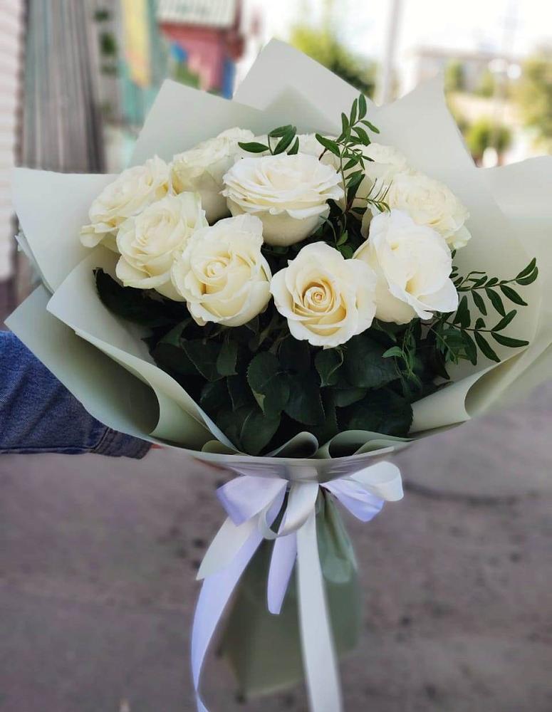 Букет Белые розы Проуд в Будогощь