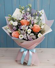 Букет цветов из:  Лизиантусы, Розы, Альстромерии и Гипсофила в Будогощь