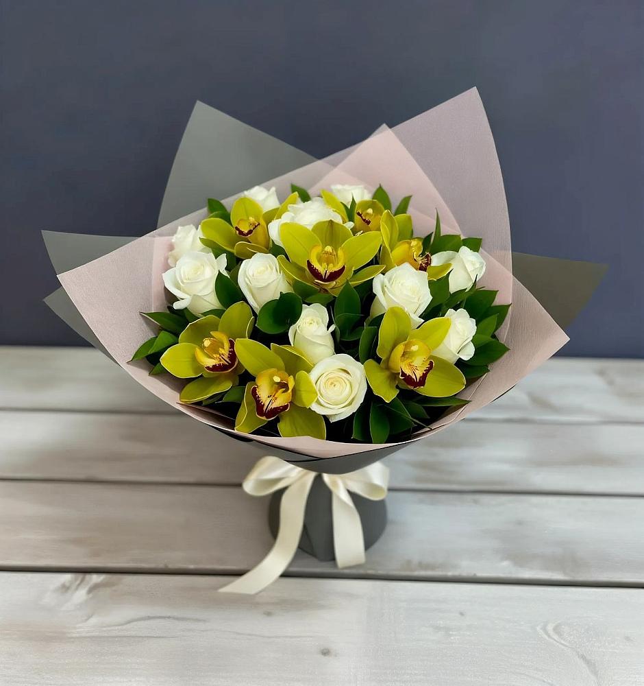 Букет цветов из: Орхидеи и Розы в Будогощь